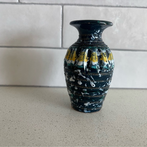 Vintage Made In Italy Bud Vase Mid Century Modern 6 inches Teal Yellow Speckled - Picture 2 of 6